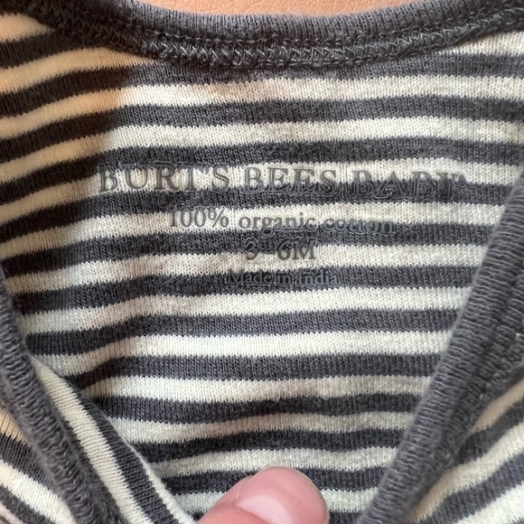 Burt’s Bees Snap grey and cream striped pajamas. - Picture 4 of 4
